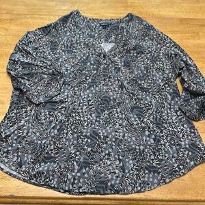 Torrid size 1 blouse
